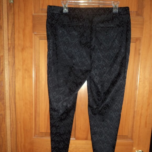 Elegant Ankle Pants Chico's Size 1.5 - Picture 7 of 7